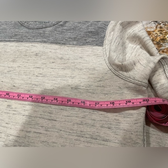 American Eagle Outfitters Men’s Thermal large gray/cream long sleeve pullover - Picture 4 of 6